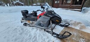Ajoneuvot | Moottorikelkat: LYNX V800 Adventure (Noutopaikka: Ylläs, Ylläsjärvi)