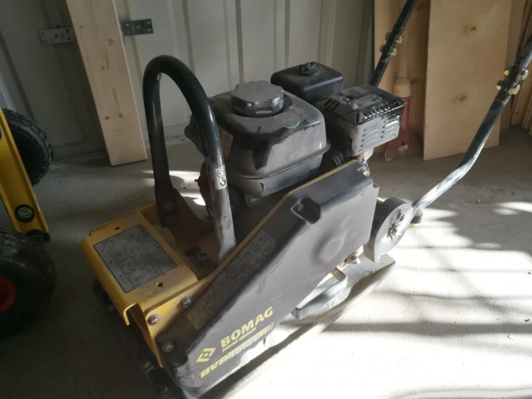 Tärylätkä – Maantiivistin